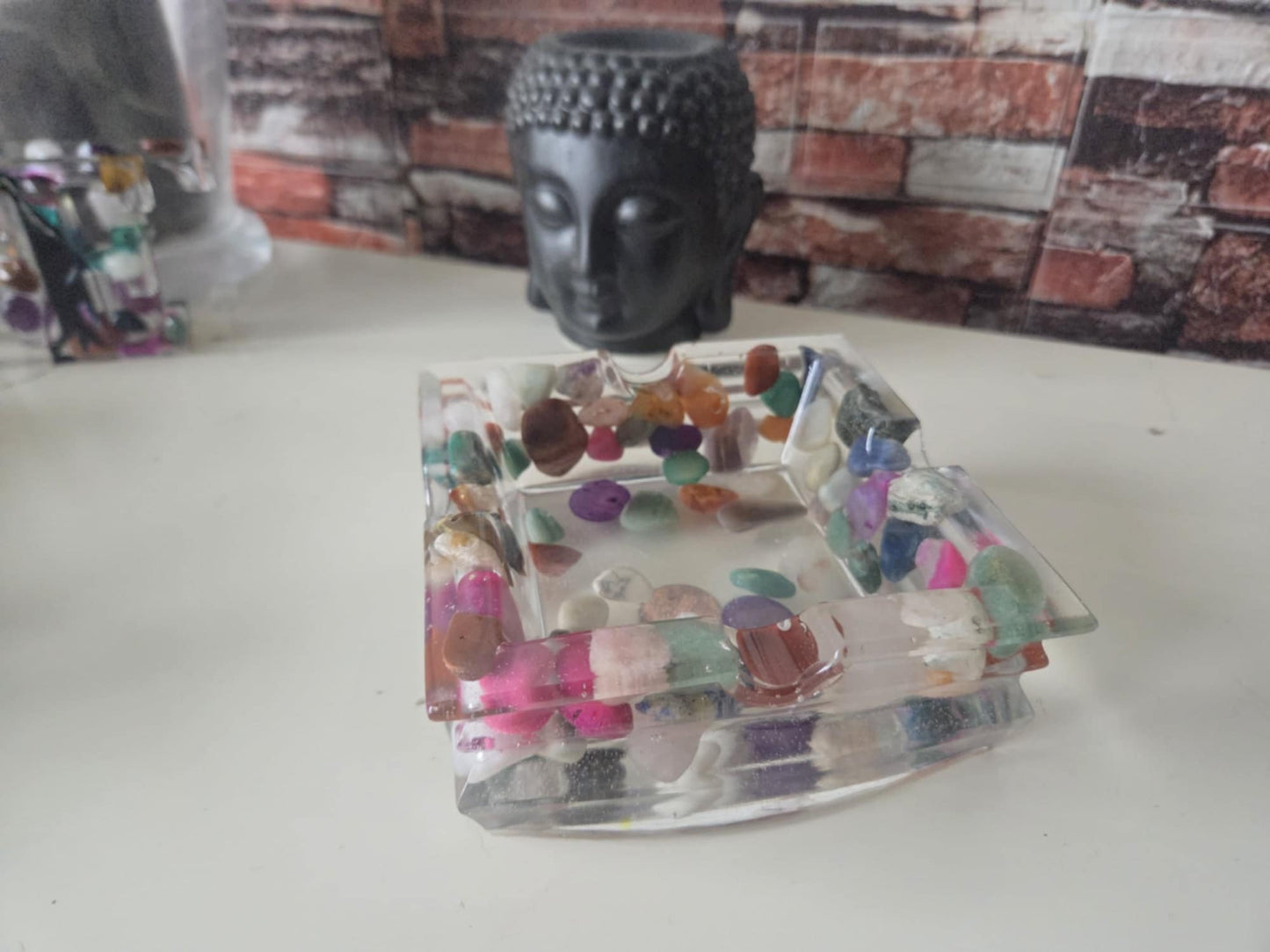 Handgemaakte Epoxy Asbak met Echte Edelstenen – Luxe & Uniek Design