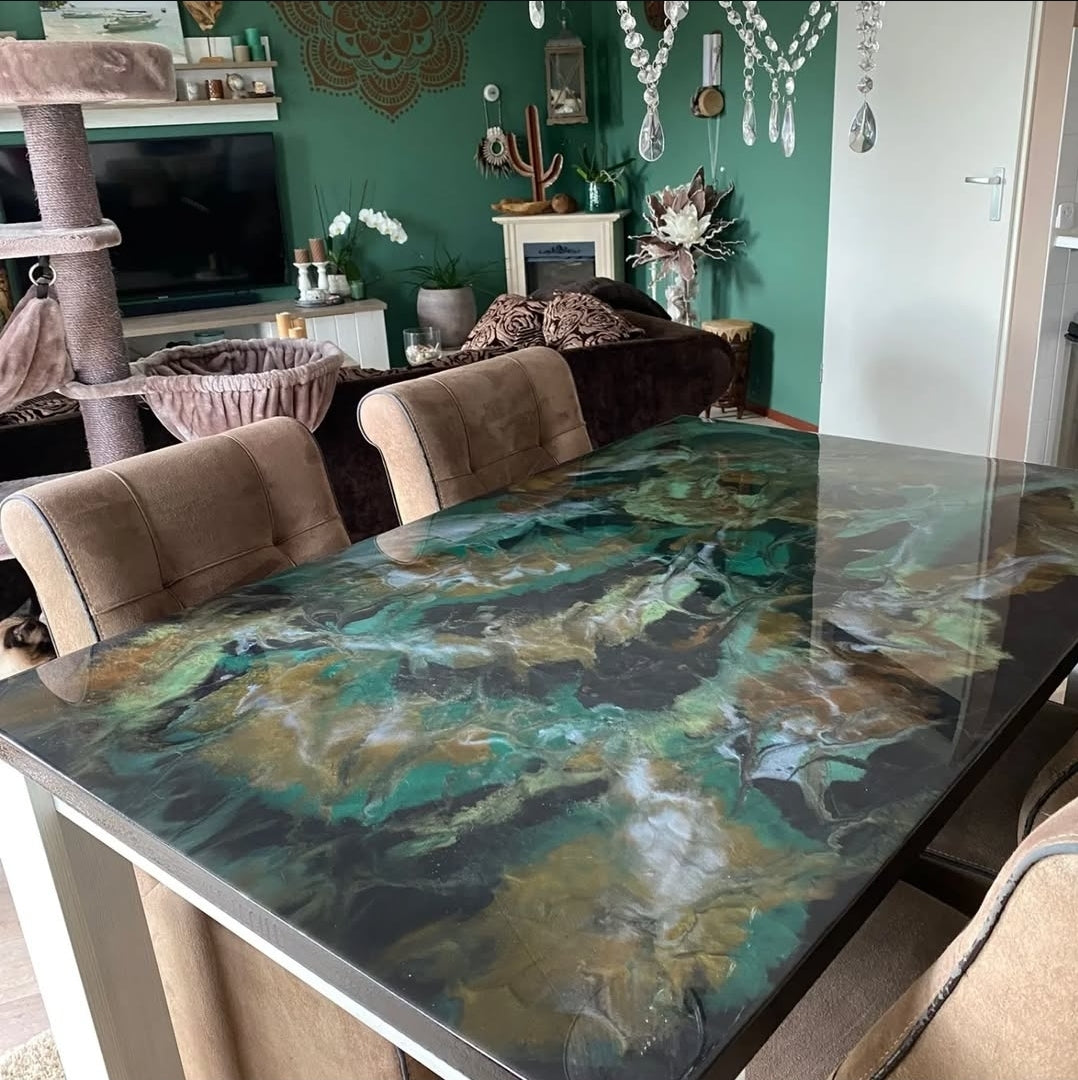 Handgemaakte Refurbished Houten Tafels met Luxe Epoxy Tafelblad – Uniek & Volledig op Maat