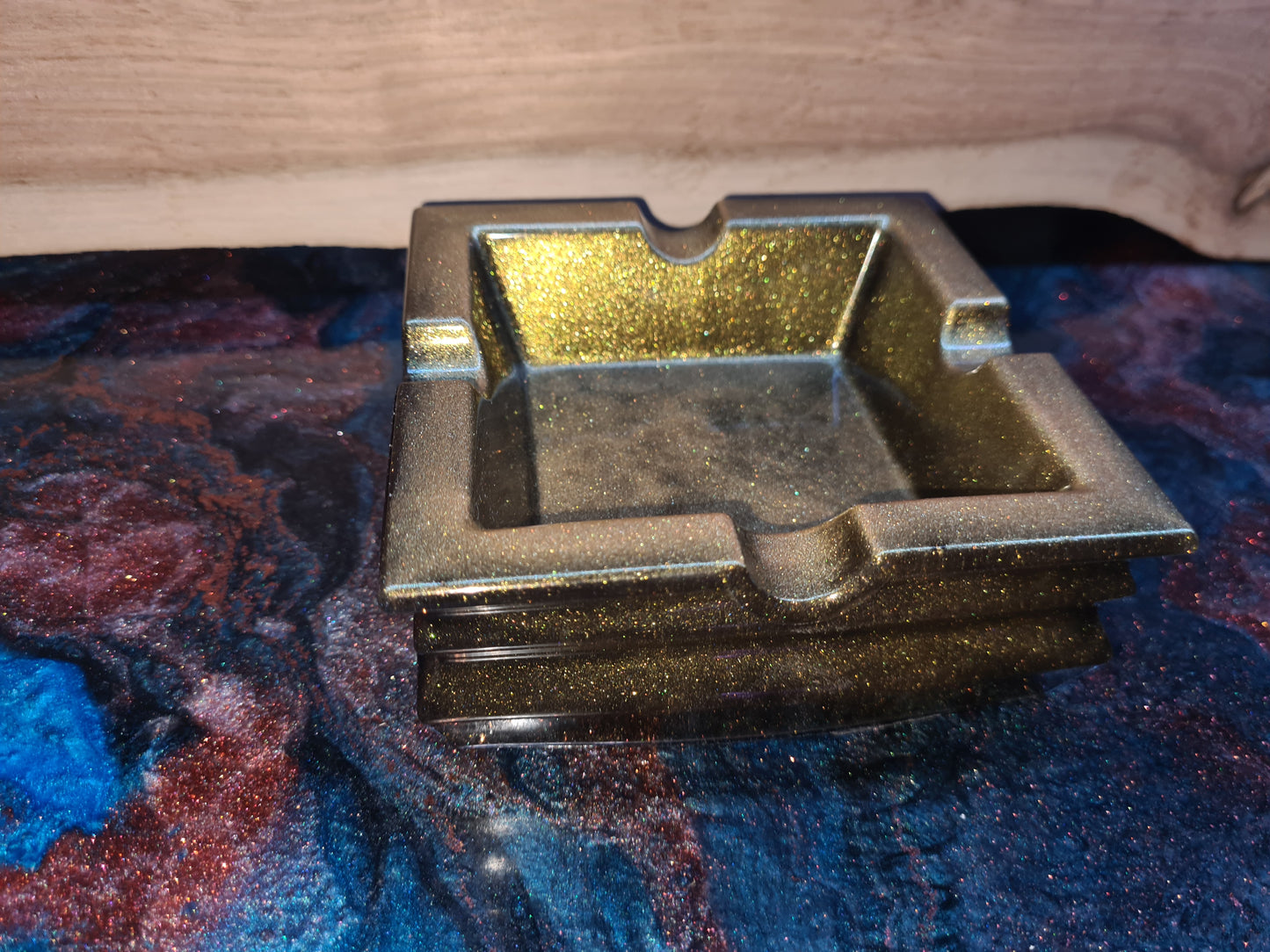 Handgemaakte Epoxy Asbakken – Uniek, Kleurrijk & Helemaal op Maat Gemaakt