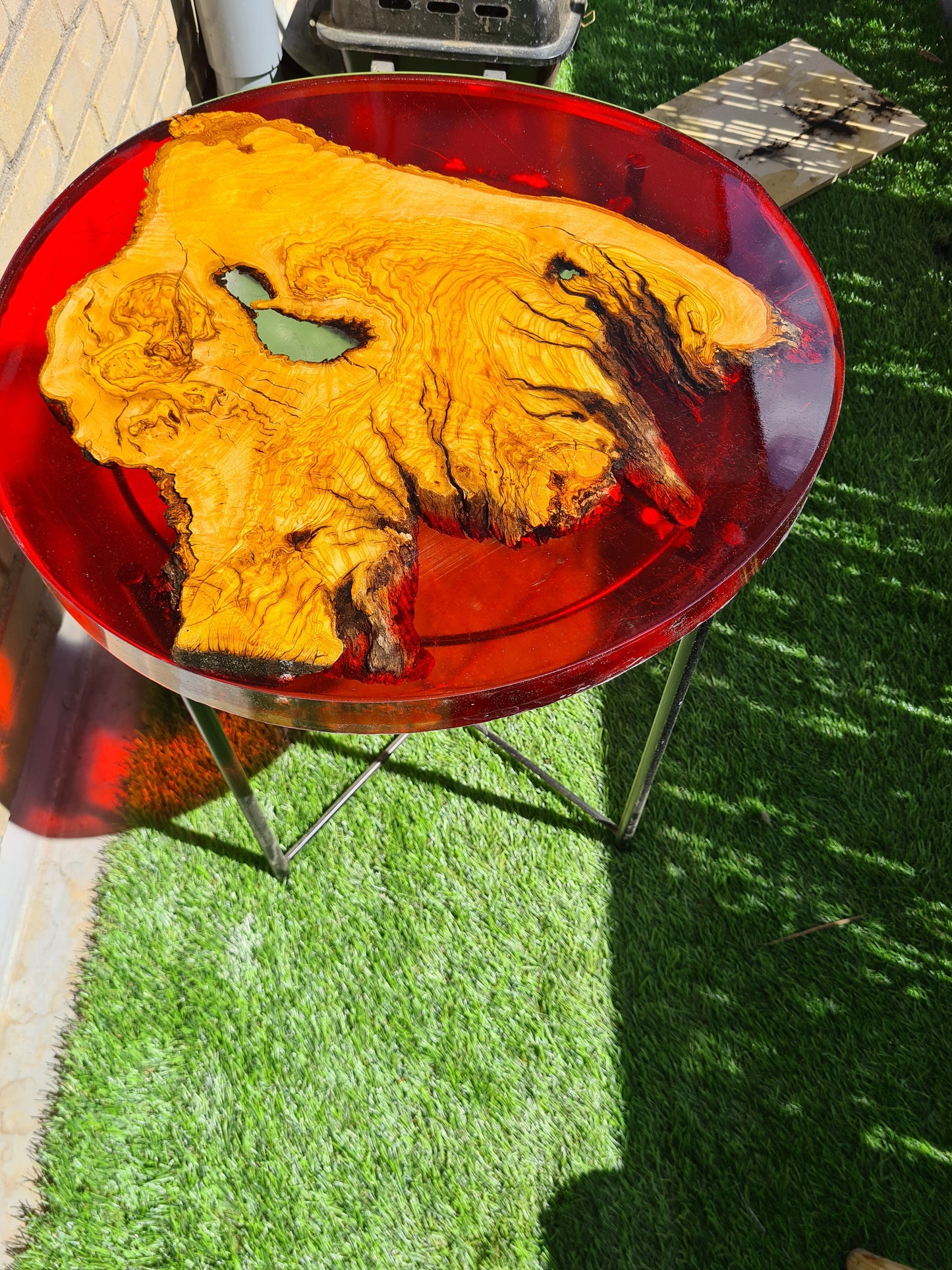 Handgemaakte Refurbished Houten Tafels met Luxe Epoxy Tafelblad – Uniek & Volledig op Maat