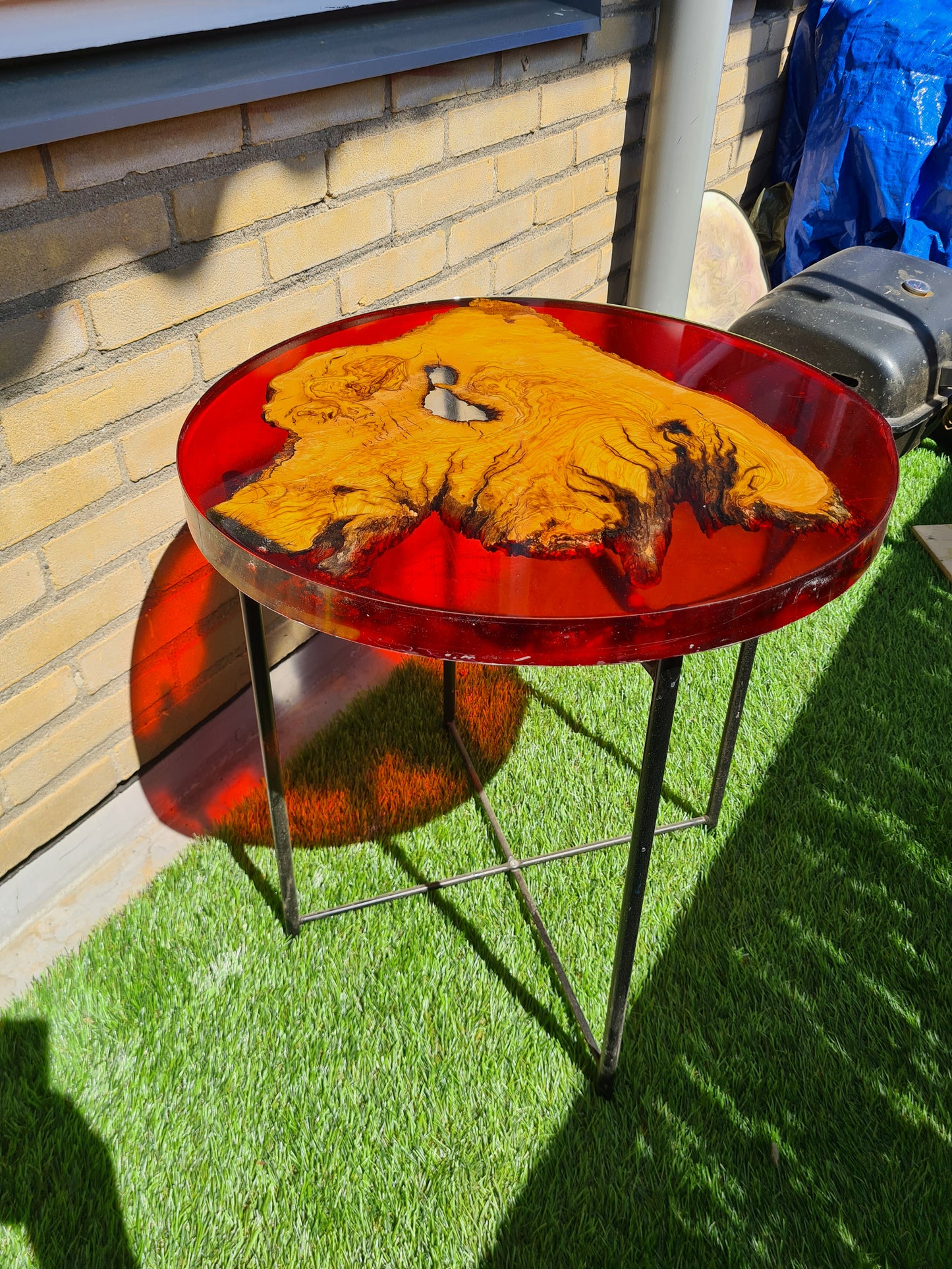 Handgemaakte Refurbished Houten Tafels met Luxe Epoxy Tafelblad – Uniek & Volledig op Maat