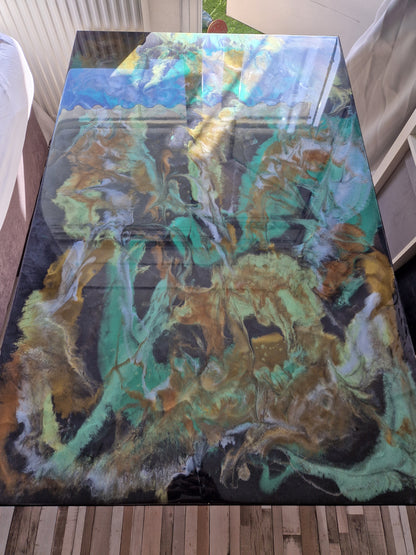 Handgemaakte Refurbished Houten Tafels met Luxe Epoxy Tafelblad – Uniek & Volledig op Maat