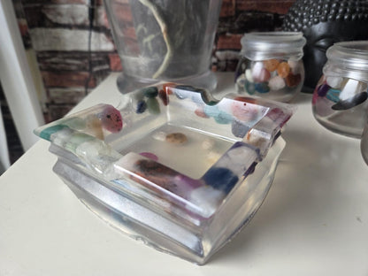 Handgemaakte Epoxy Opbergpotjes en asbak met natuurstenen erin verwerkt(deze op voorraad)