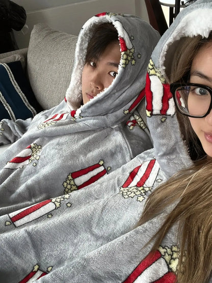Lovers Double Snuggie – Popcorn Couple Hoodie Deken