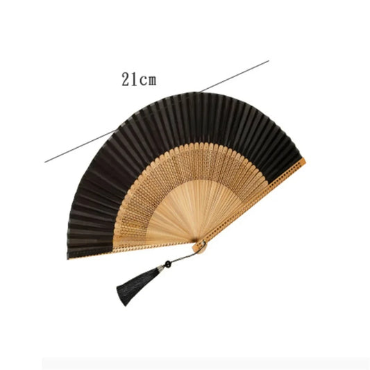 23cm Gegraveerde Bamboe Vouwwaaier

Vintage Chinese Stijl – Hol Gesneden Design | Bruiloft, Feest & Decoratie