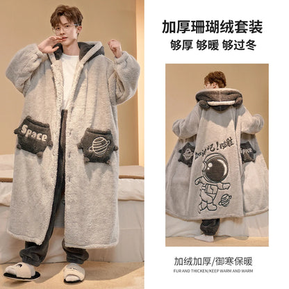 Heren Winter Pyjama Set – Dikke Coral Fleece Badjas & Broek

Zacht, Warm & Comfortabel | Lange Mouwen | Hoge Kraag | Luxe Loungewear