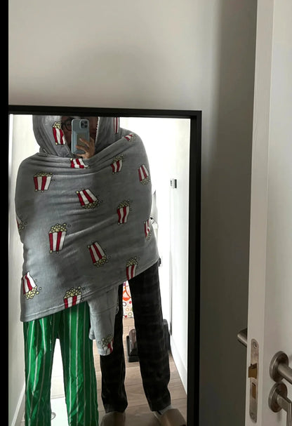 Lovers Double Snuggie – Popcorn Couple Hoodie Deken