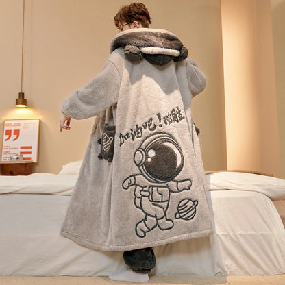 Heren Winter Pyjama Set – Dikke Coral Fleece Badjas & Broek

Zacht, Warm & Comfortabel | Lange Mouwen | Hoge Kraag | Luxe Loungewear