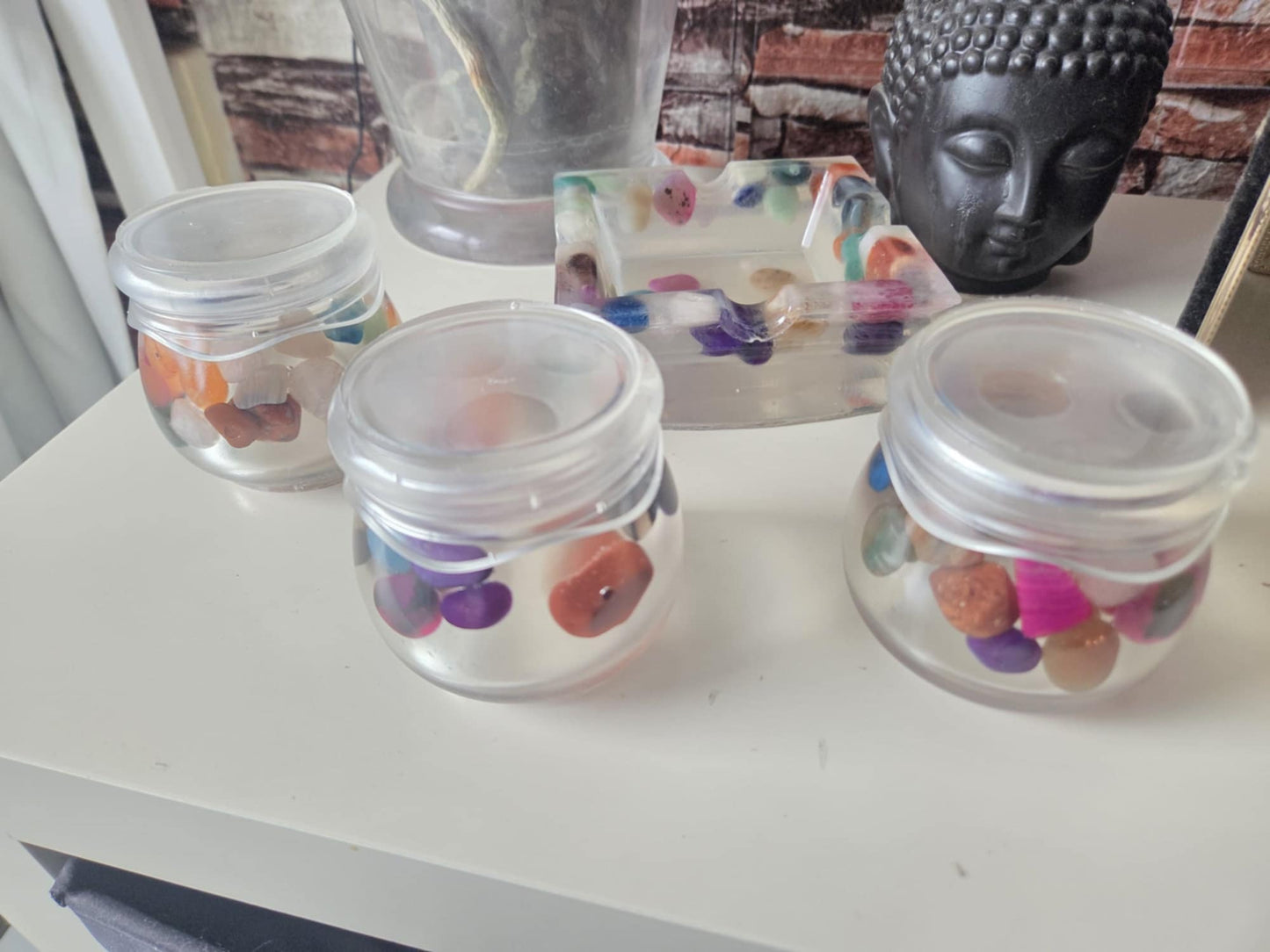Handgemaakte Epoxy Opbergpotjes en asbak met natuurstenen erin verwerkt(deze op voorraad)