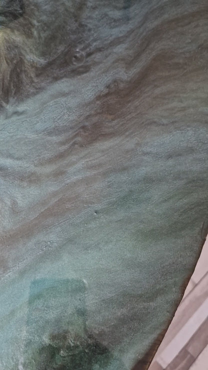 Handgemaakte Refurbished Houten Tafels met Luxe Epoxy Tafelblad – Uniek & Volledig op Maat