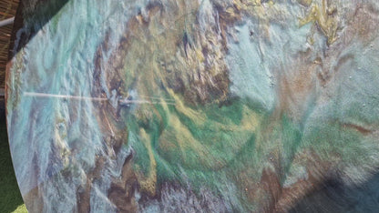 Handgemaakte Refurbished Houten Tafels met Luxe Epoxy Tafelblad – Uniek & Volledig op Maat